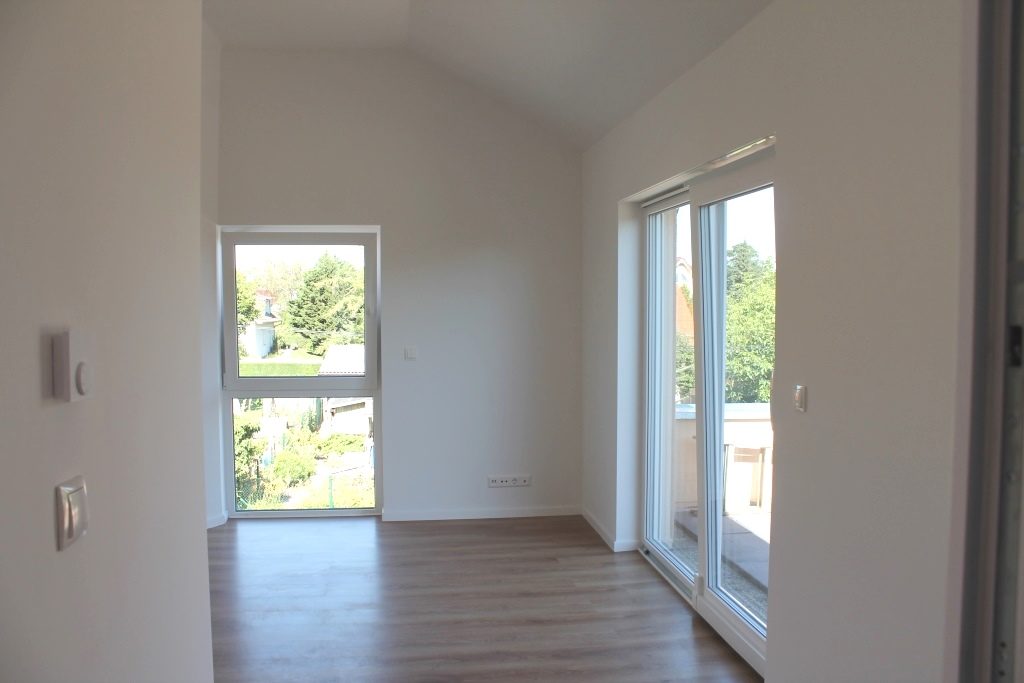 +VERMIETET+ Lichtdurchflutete DG-Wohnung in einem Zweifamilienhaus in Großziethen +VERMIETET+ Lichtdurchflutete DG-Wohnung in einem Zweifamilienhaus in Großziethen